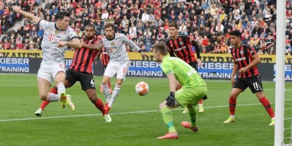 博鱼官网-总把强强对话打成惨案，谁也阻止不了拜仁10连冠？