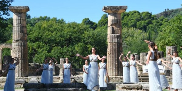北京冬奥会火种采集成功 火炬手制服亦首次亮相