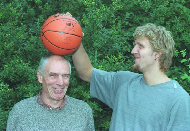 1691823306786047685.jpg dirk-nowitzki-and-holger-geschwindner.jpg